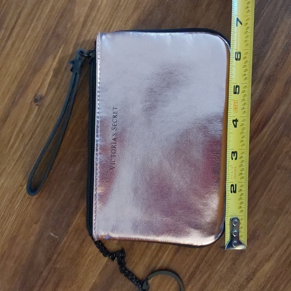 Victoria Secrets Pink sateen Zip top With Keychain Coin purse Small like new! - Picture 4 of 5